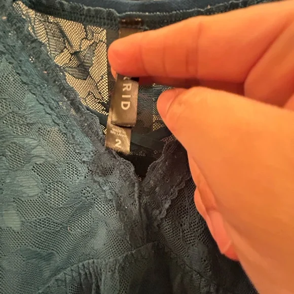 Blue Lace Chemise with Adjustable Straps - Picture 4 of 5